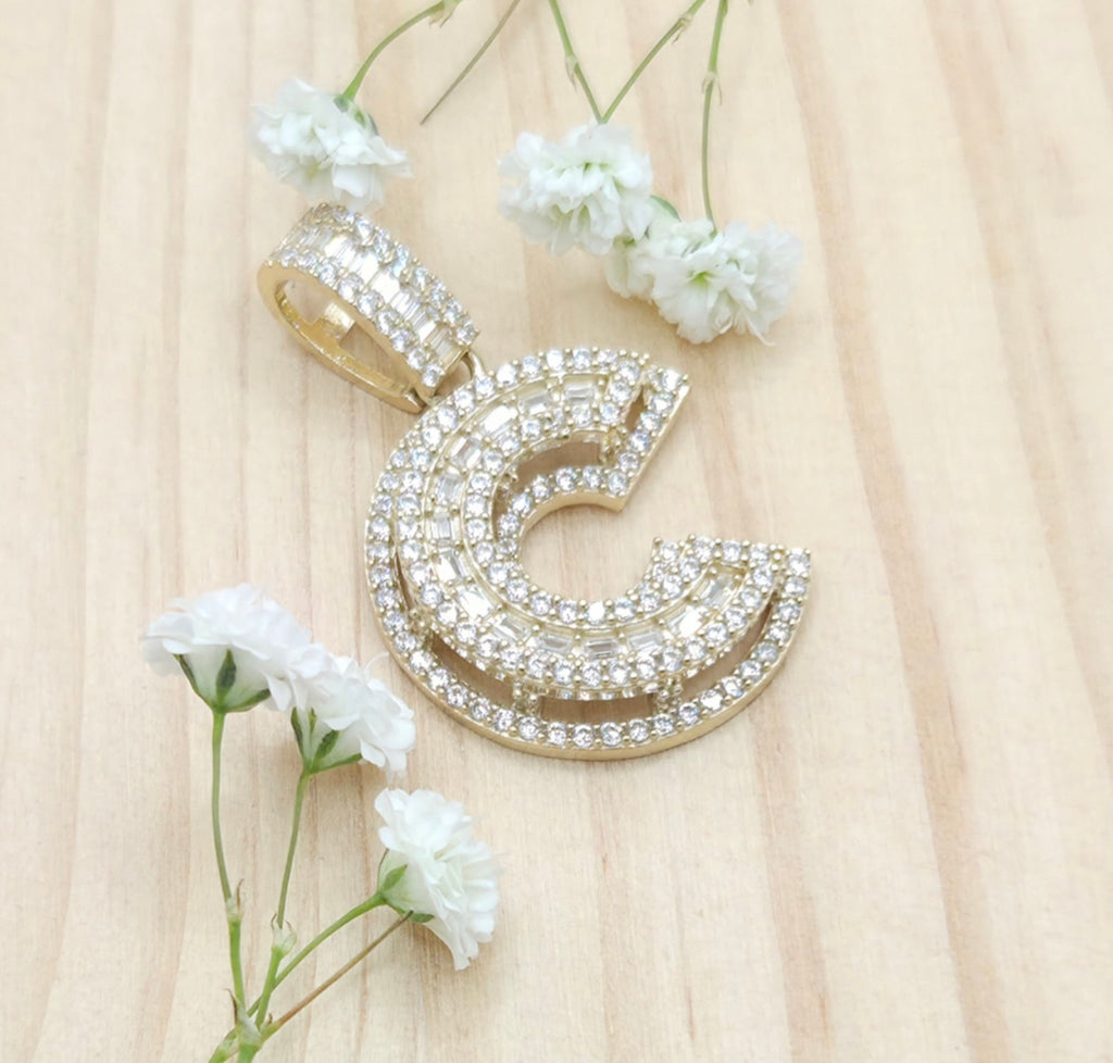 10KT MEDIUM CZ "C" LETTER PENDANT Weight 5.4GR