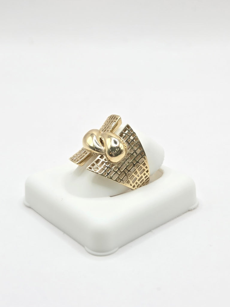 10KT FANCY SILHOUETTES BACK DESIGN CZ DROPS DETAIL CENTER RING Size 8 Weigth 2.7GR