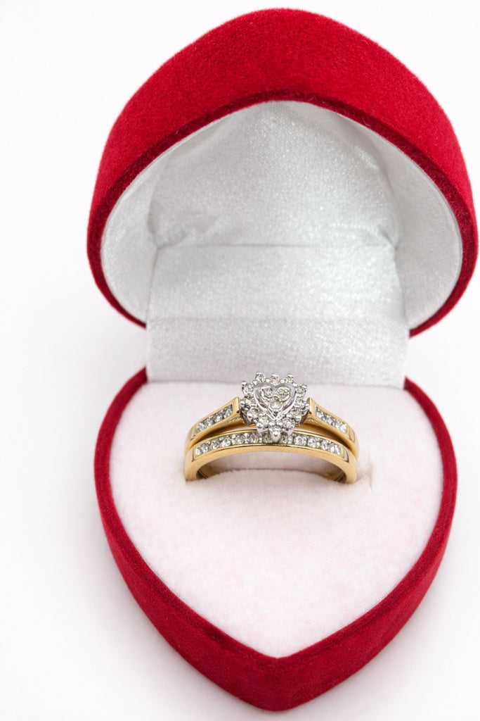 10KT HEART DIAMOND ENGAGEMENT RING Size 7/0.24CT