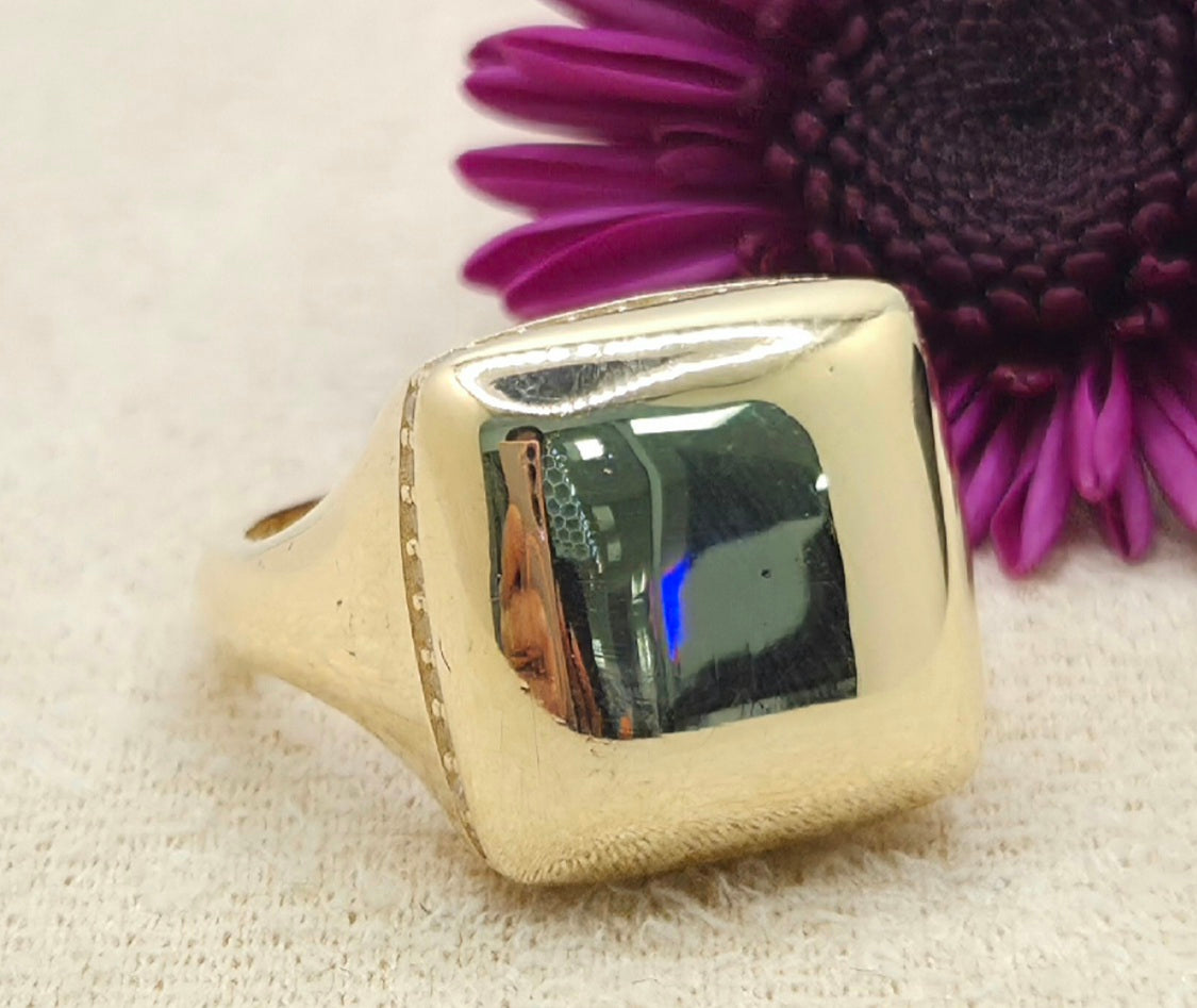 14KT VINTAGE STYLE PLAIN SQUARE RING Size 7 Weight 4.8GR