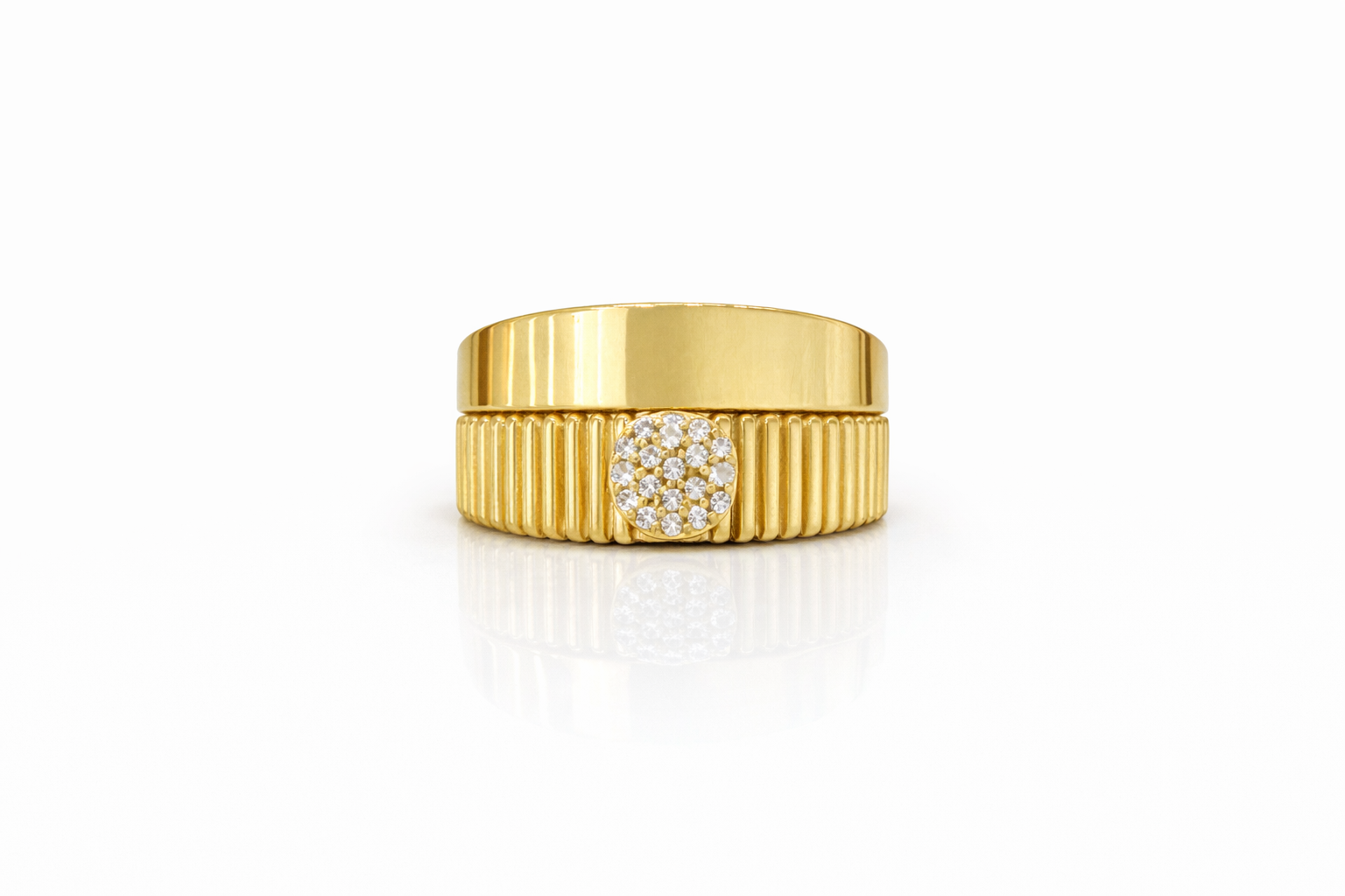 10KT MODERN TWO DESING CZ DETAIL RING  Size 7.5 Weight 2.9GR
