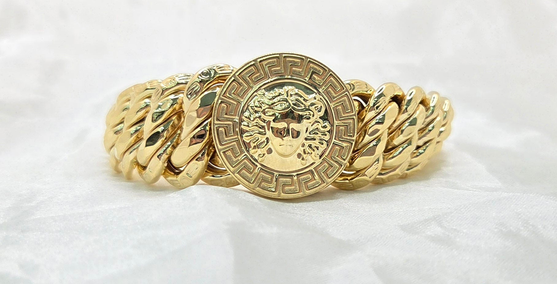 10KT EXTRA BIG MEDUSA STYLE PRINCESS BRACELET Size 8INCH Weight 38.3GR