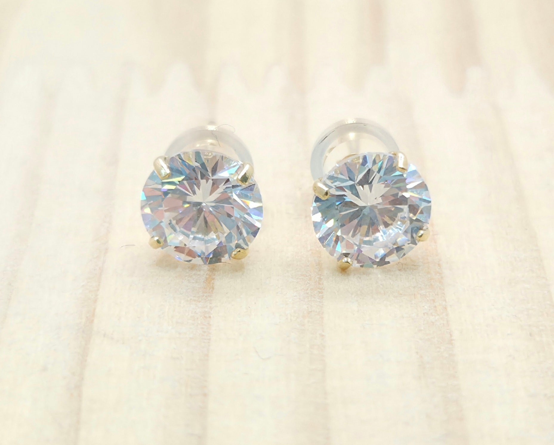 14KT ROUND SOLITAIRE  EARRINGS 6MM Size 6MM