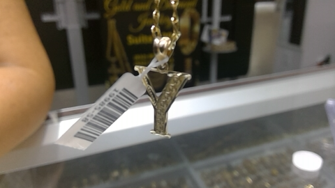 10KT MEDIUM ''Y''  LETTERS PENDANTSize  Weigth 0.9GR