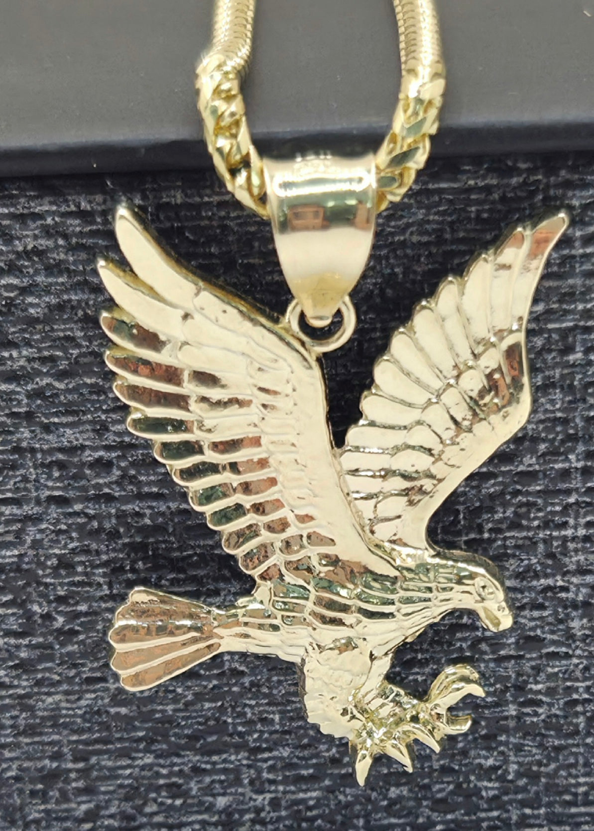 10KT MEDIUM EAGLE PENDANT Weight 2.9GR