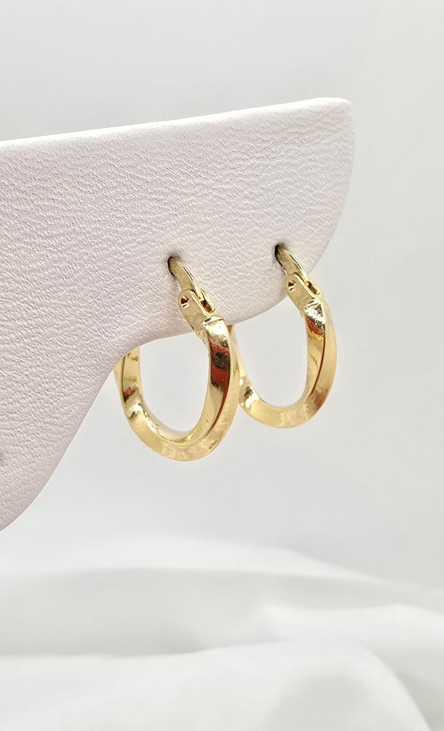 14KT DELICATE CROOKED HOOPS EARRINGS Size 1 Weight 1.3GR