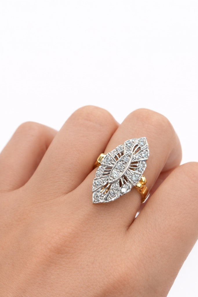 14KT ELEGANT ALMOND SHAPE DIAMOND WOMAN'S RING  Size 6.5 Weight 6.8GR