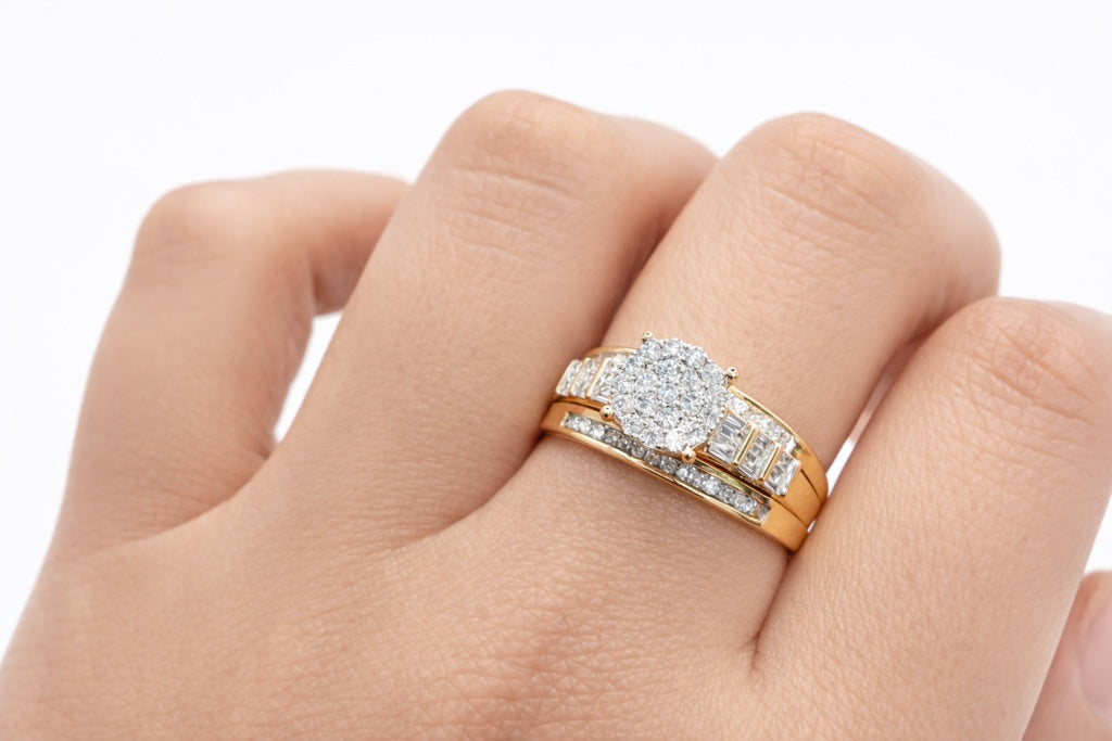 14KT DELICATE PRINCESS STYLE NATURALS DIAMONDS WOMAN'S RING Size 7