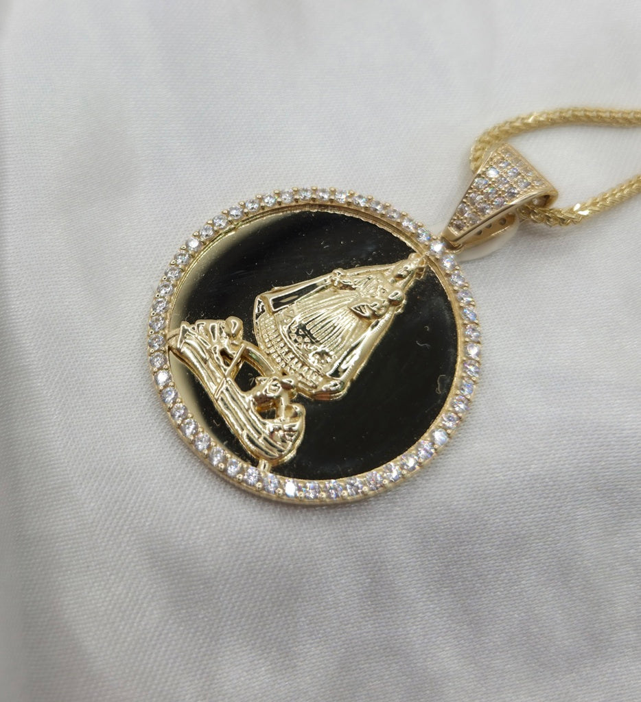 14KT ROUND  CARIDAD PENDANT  Size MEDIUM Weight 7.2GR