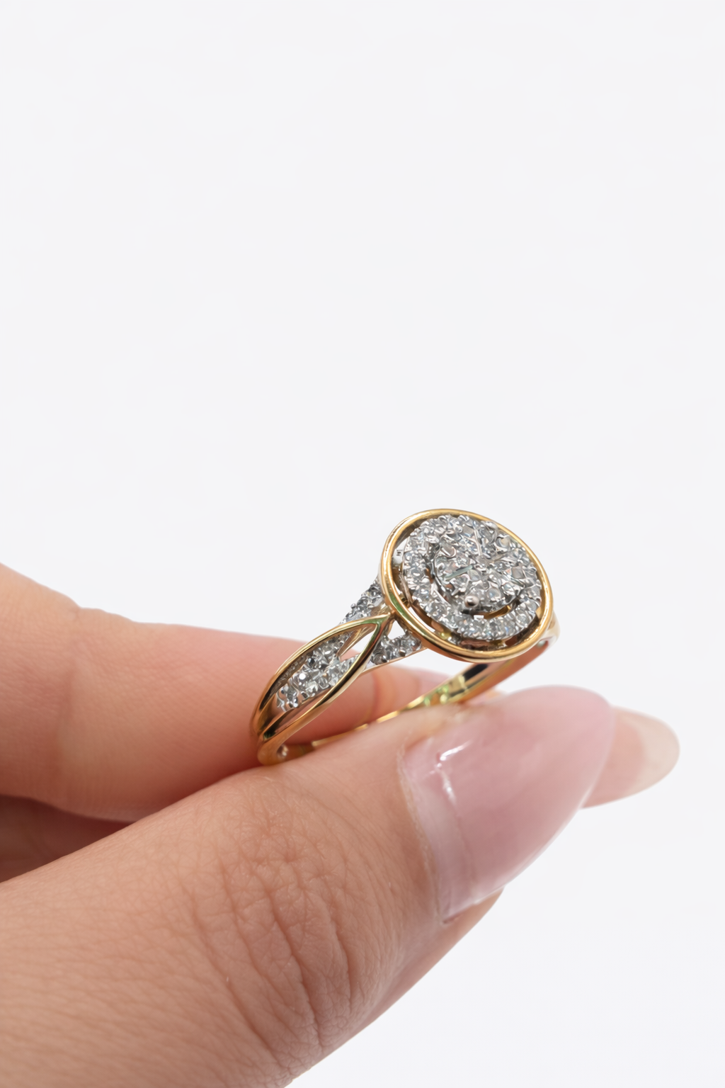10KT ROUND DIAMOND ELEGANT RING Size 7/0.26CT