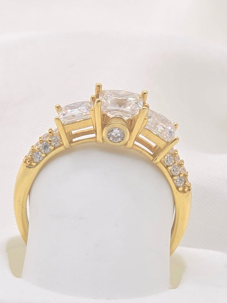 14KT YG PRINCESS CUT PAST PRESENT ANS FUTURE MOISSANITE 1CT RING Size 7 Weight 2.7 GRS