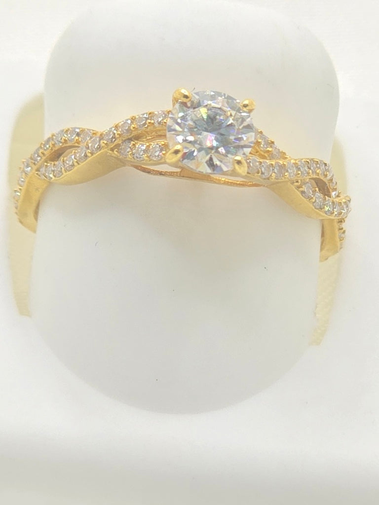 14KT YG SOLITAIRE 0.70CT MOISSANITE WOMAN'S RING Size 7 Weight 1.80 GRS