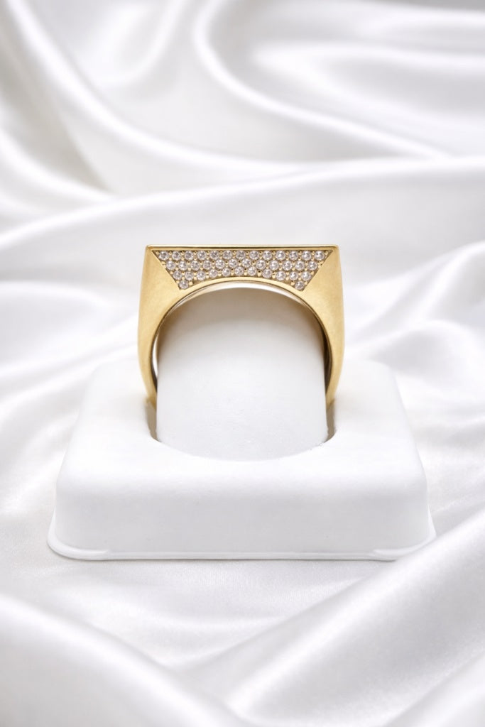 10KT CUBAN FLAG RING WITH CUBAN DETAILS ON THE SIDES Size 10 Weight 6.1GR