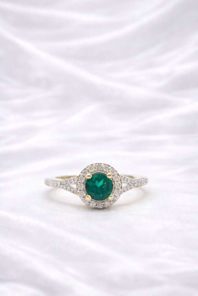 14KT NATURAL DIAMOND AROUND ROUND LAB ESMERALD ELEGANT RING Size 7/0.66CT/1.21GM
