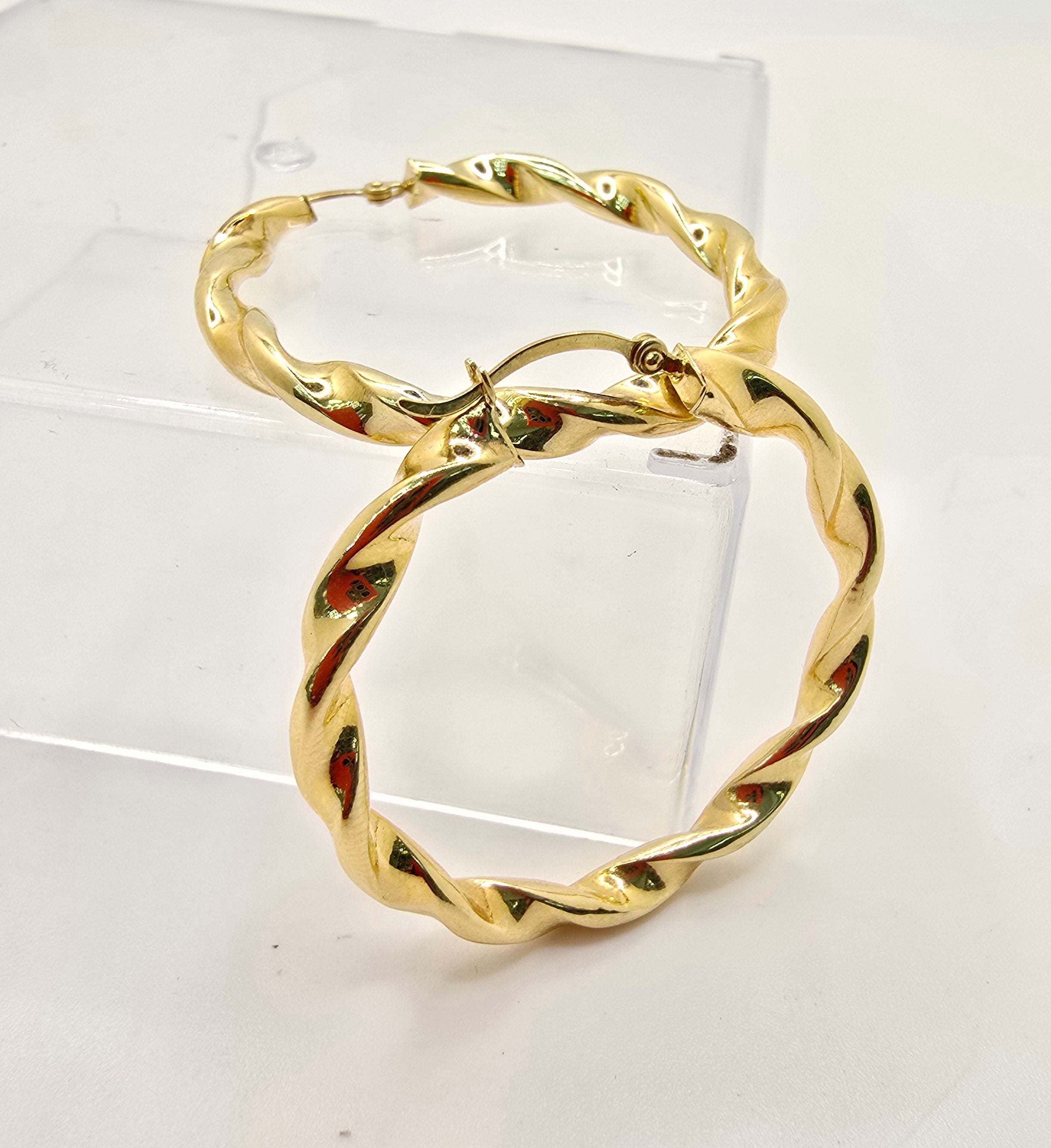 10KT ELEGANT TWISTED HOOPS EARRINGS Size 4MM Weight 2.6GR