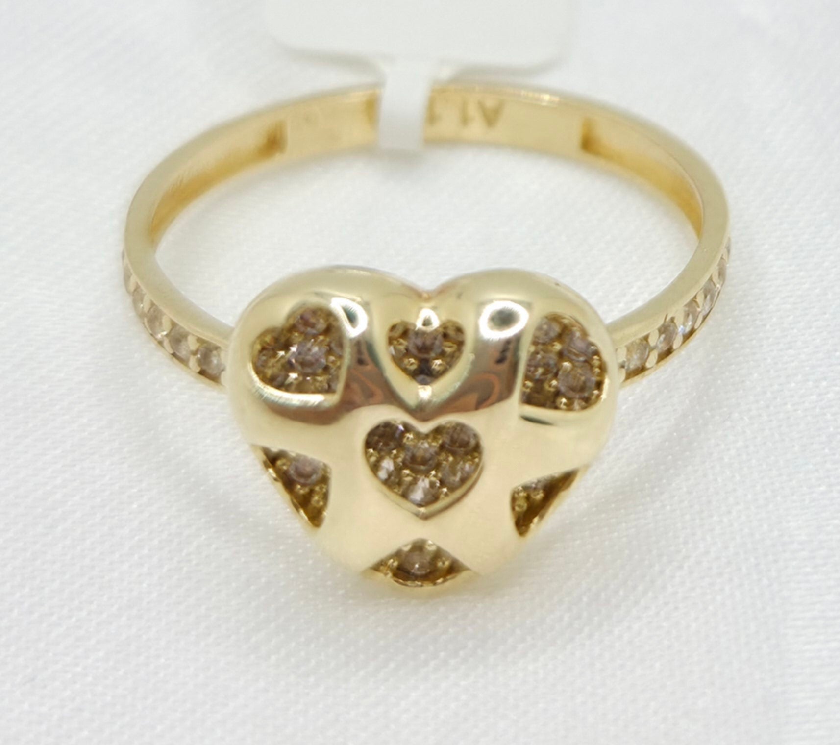 10KT SMALLS HEARTS CZ BACKGROUND RING Size 7 Weight 2.1GR