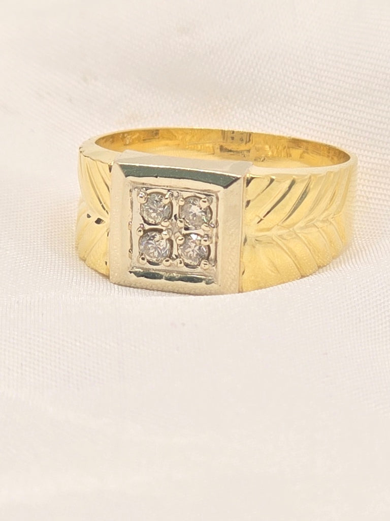 14KT Yellow Gold Classic Men's Diamond Cluster Ring  Signet Style Size SIZE 9 Weight 6.93 GRS