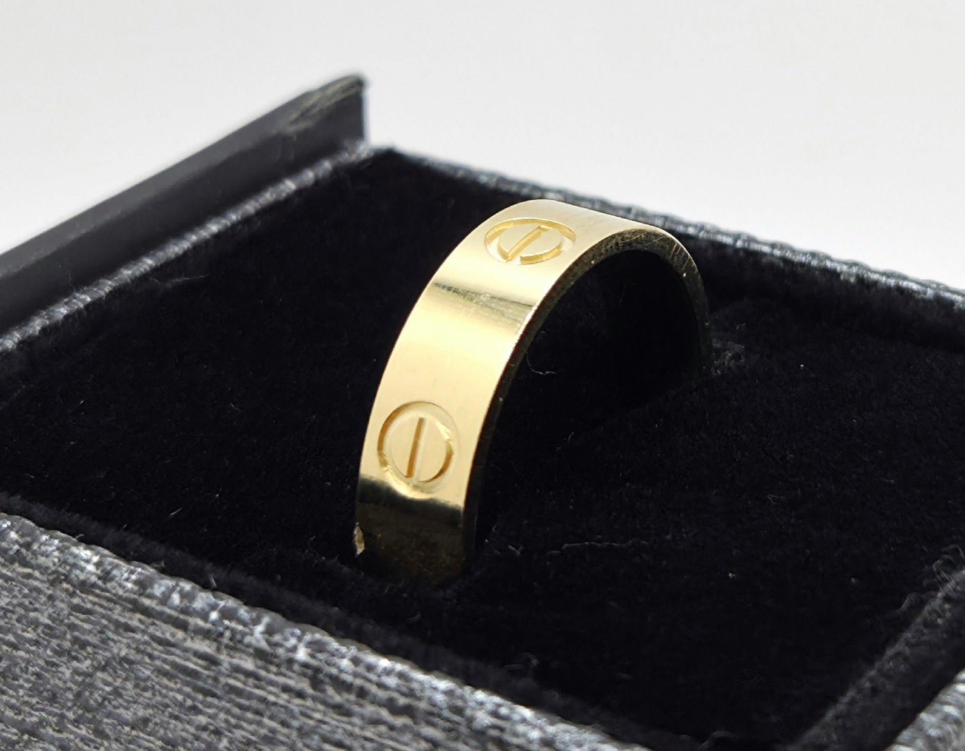 10KT FANCY CARTI WEDDING BAND RING Size 12 6MM Weight 5GR