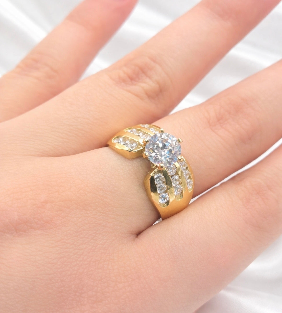 10KT ELEGANT CZ DETAIL ROUND STONE PROMISE RING Size 8 Weight 5.5GR