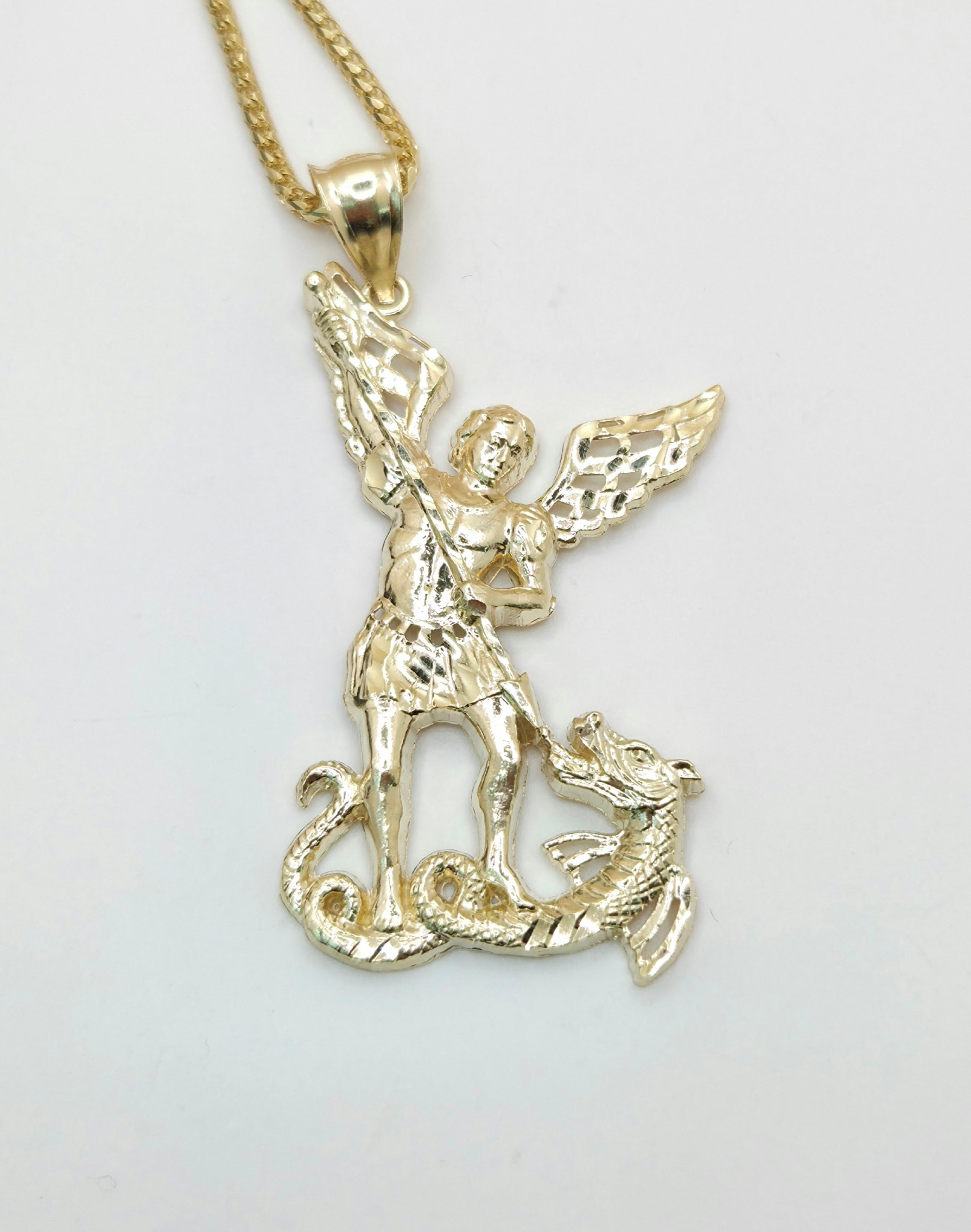 10KT LARGE SAN MIGUEL PENDANT Weight 5.7GR