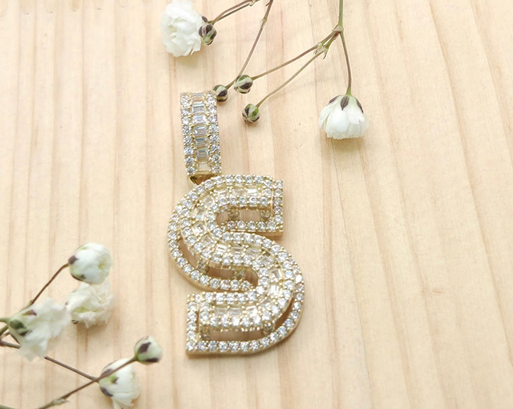10KT SMALL CZ "S" LETTER PENDANT Weight 3.8GR