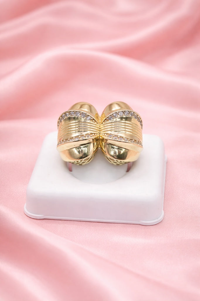 10KT MODERN AND EXOTIC RIBBON STYLE WOMAN'S RING Size 7-8-8.5 Weight 5.5GR