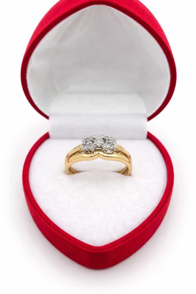 10KT DELICATE ENGAGEMENT DIAMOND WOMAN'S RING Size 7/0.16CT