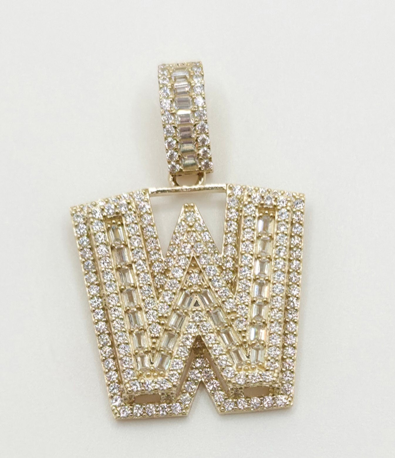 10KT MEDIUM CZ "W" LETTER PENDANT  Weight 6.8GR