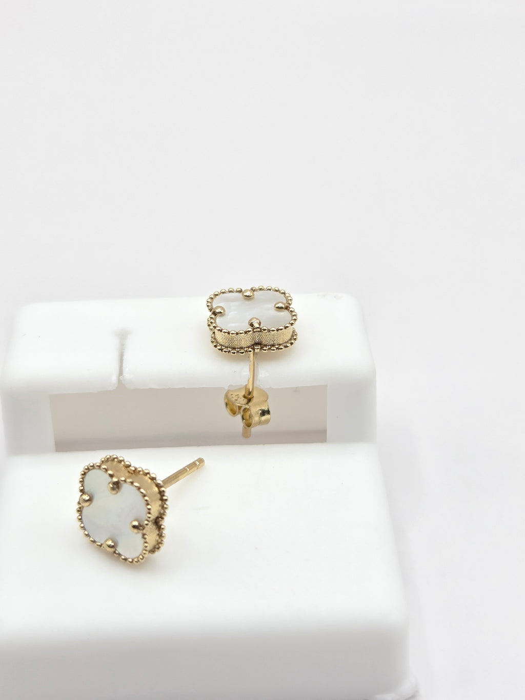 14KT FLOWER EARRINGS Size SMALL Weigth 1.3GR
