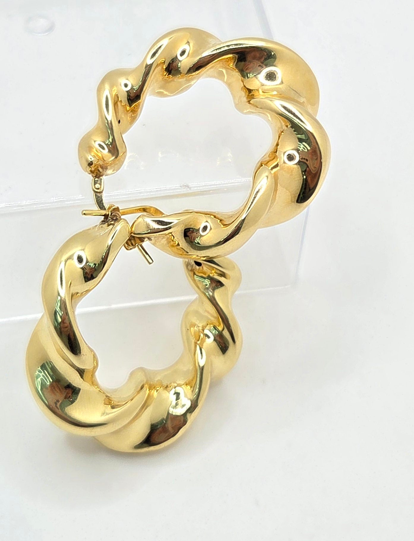 10KT MODERN WAVES DESIGN HOOPS EARRINGS Weight 6.5GR