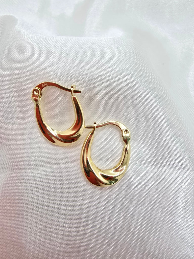 14KT DELICATE TWISTED HOOPS EARRINGS Weight 1.1GR