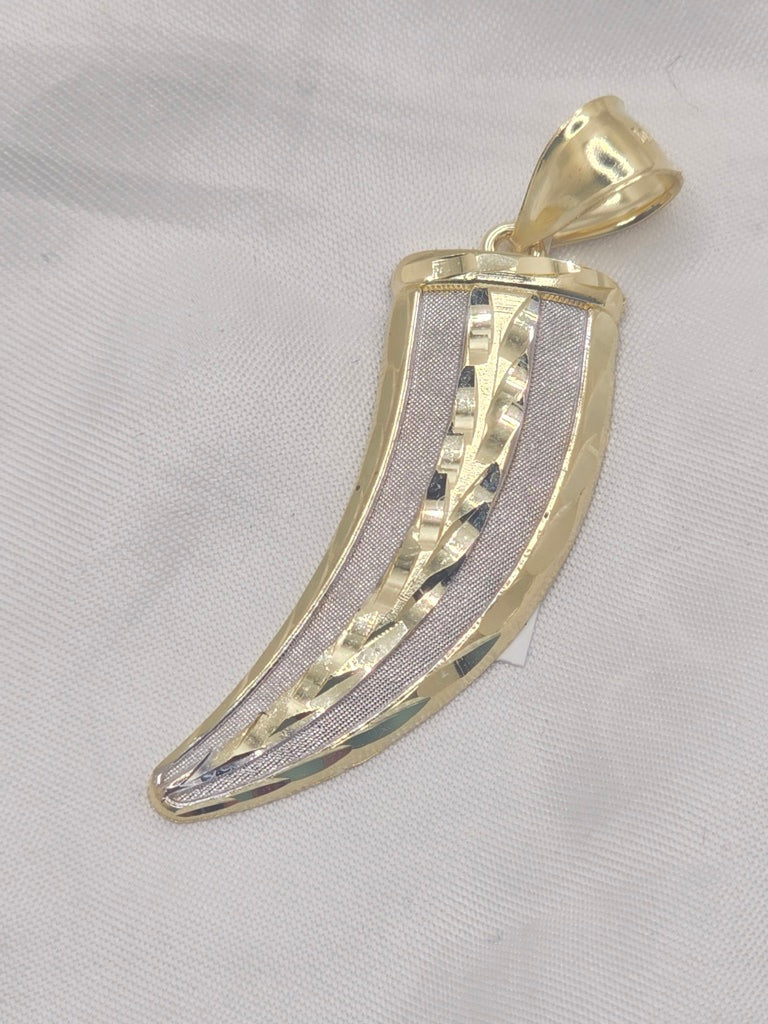 10KT LARGE TWO TONE ELEPHANT TUSK PENDANT  Weight 3.8GR