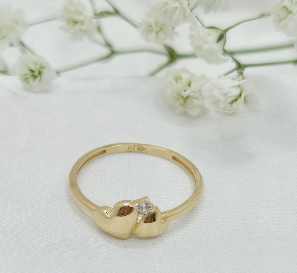10KT TWO SMALL HEARTS RING Size 6-7 Weight 1.5GR