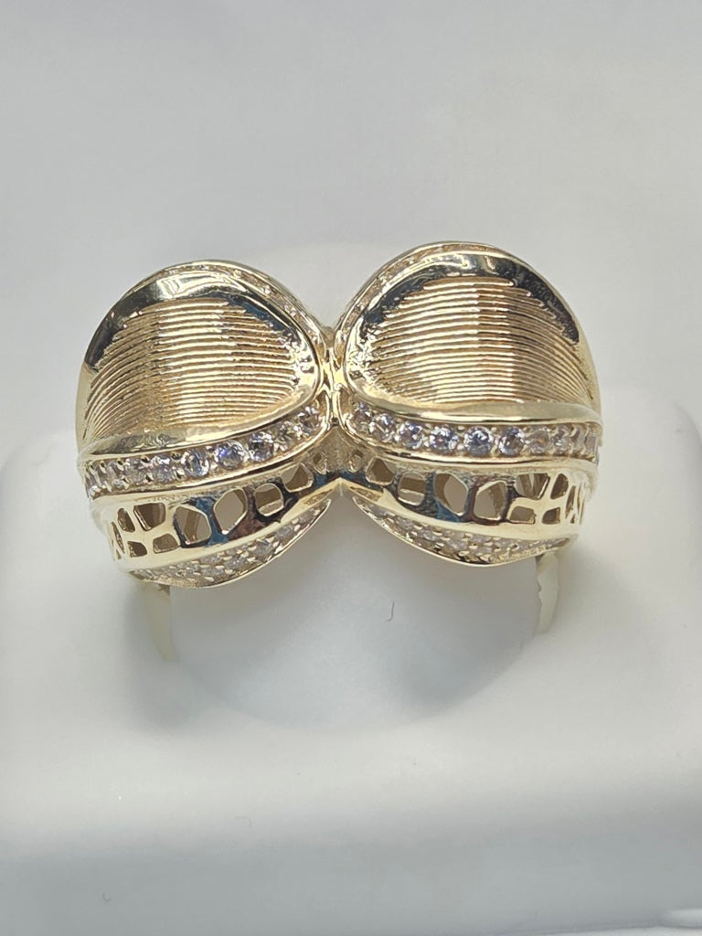 10KT VINTAGE DESIGN EXOTIC WOMAN'S RING Size 8 Weigth 4.1GR