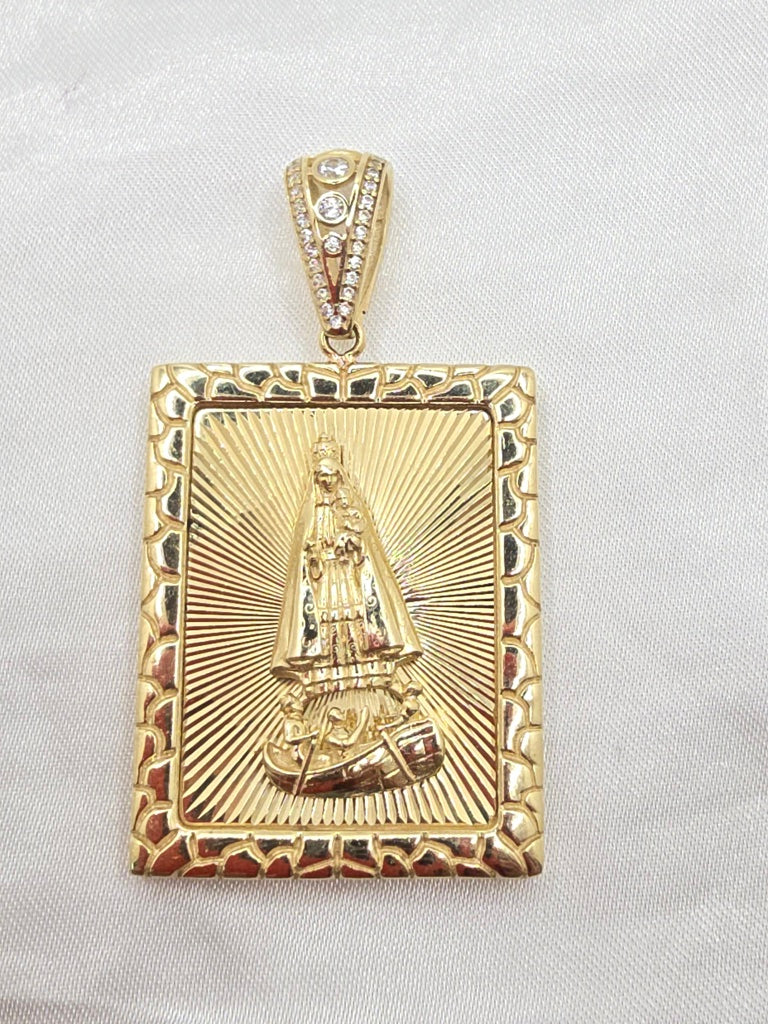 10KT LARGE SQUARE CARIDAD PENDANT  Weight 15.5GR