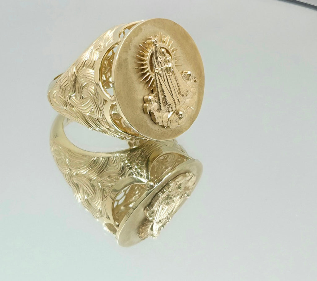 10KT ELEGANT CARIDAD MEN'S RING Size 10 Weight 13.6GR
