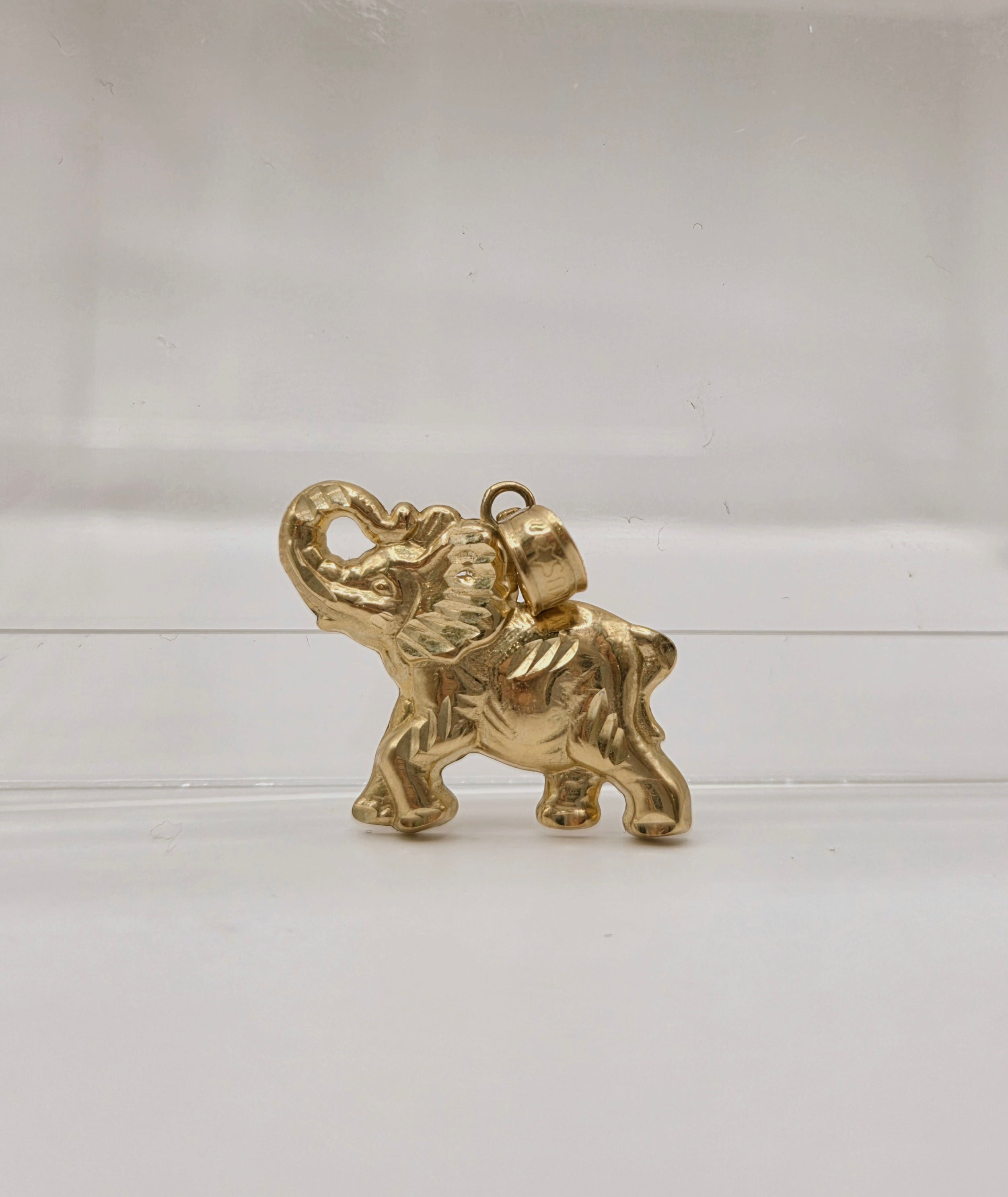 10KT SMALL YELLOW GOLD ELEPHANT PENDANT Size SMALL Weigth 0.7GR