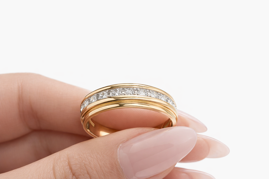 10KT CLASSIC DIAMOND BAND RING Size 0.27CT/10