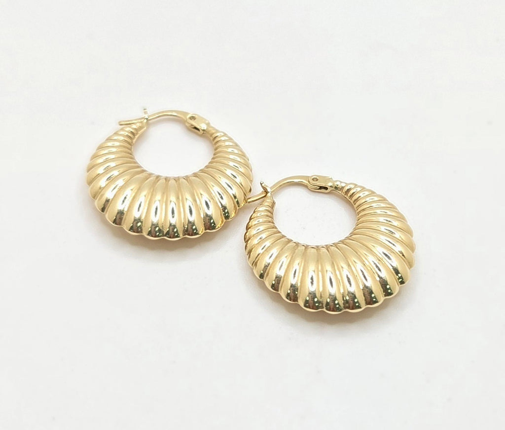 14KT  SHELL HOOPS EARRINGS MEDIUM Weight 3.6GR