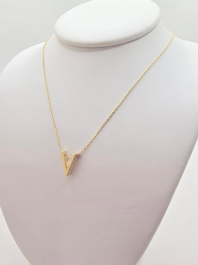 14KT LETTER "V" CHAIN Size 18INCH Weight 2.17GR