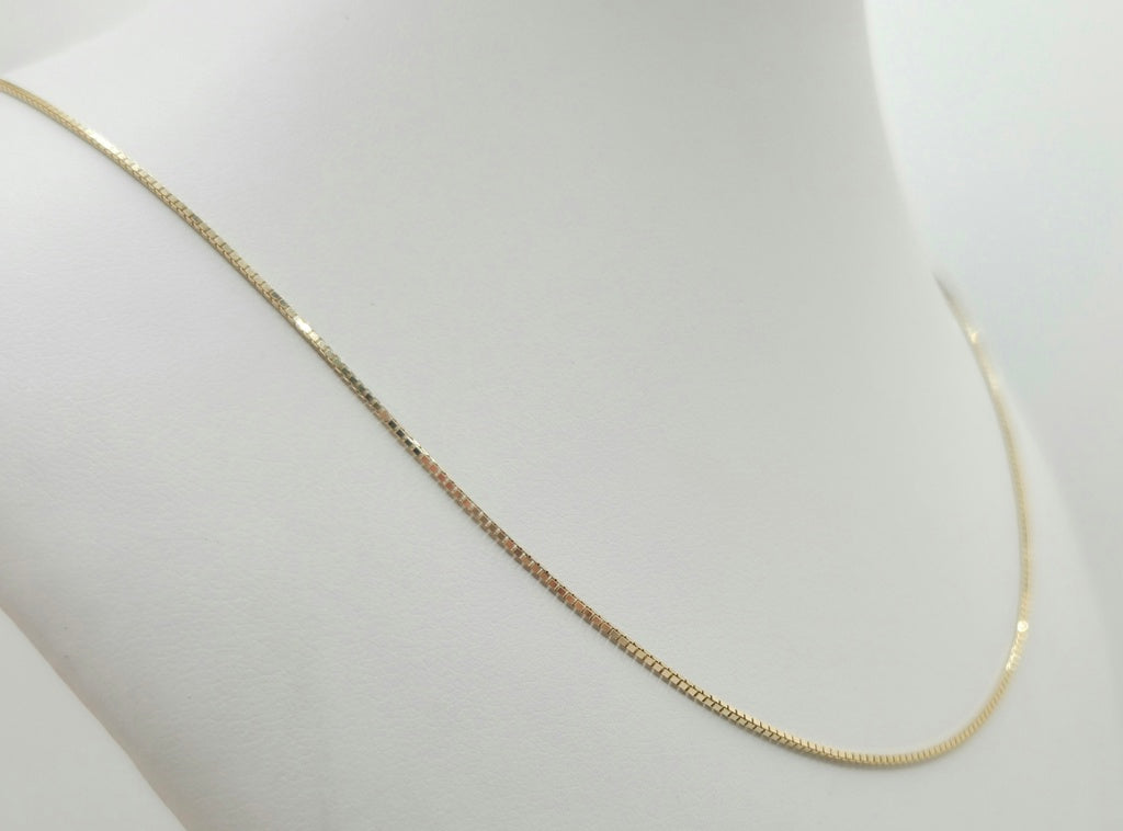 10KT BOX CHAIN Size 22INCH 0.8MM Weight 1.7GR