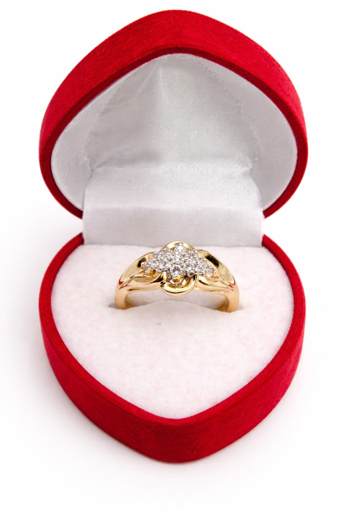 10KT ELEGANT MODERN DIAMOND WOMAN'S RING  Size 7 Weight 4.2GR