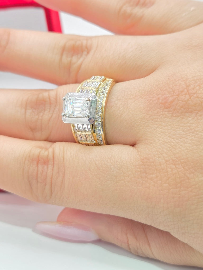 10KT ELEGANT BAGUETTE SQUARE DESIGN RING Size 8 Weight 4.6GR