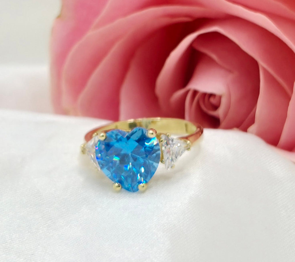 10KT BLUE STONE HEART RING Size 7 Weight 3.2
