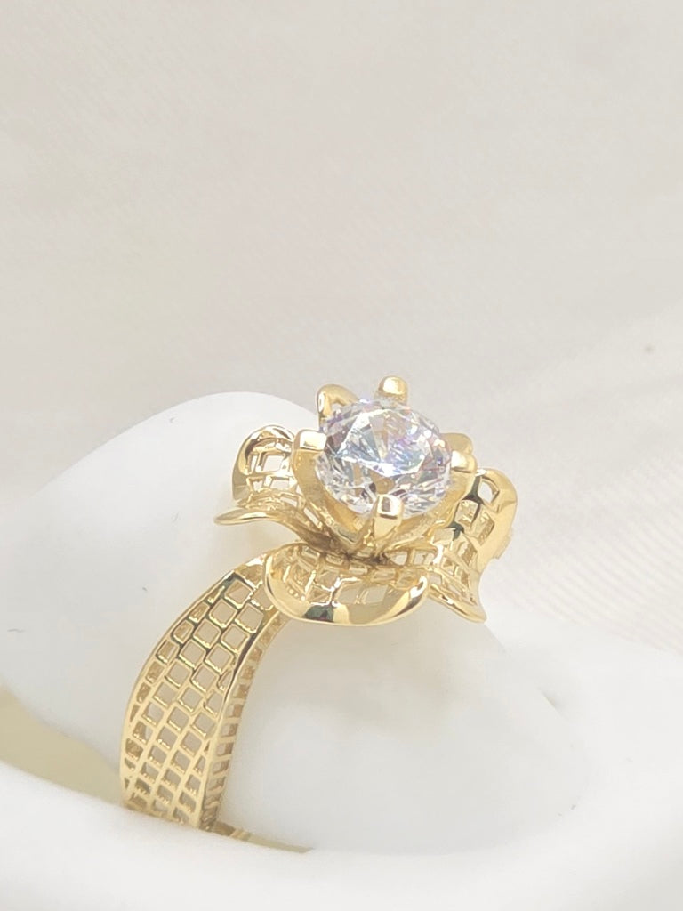 14KT MODERN STYLE FLOWER NET DESIGN RING Size 8 Weight 2.8GR