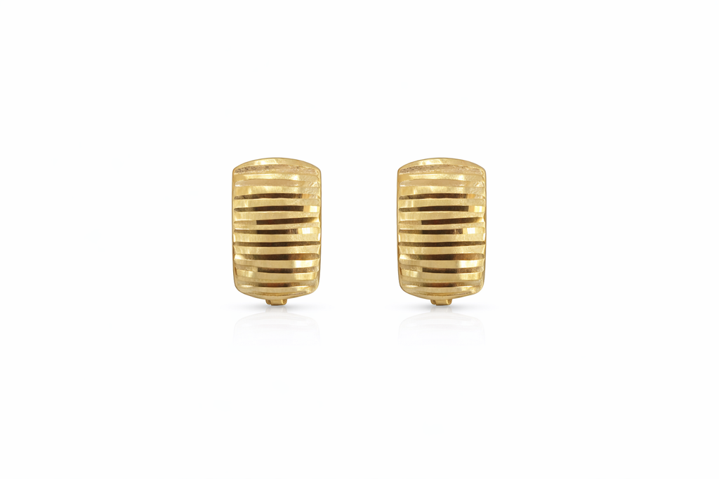 14KT VINTAGE RIBBED DESIGN SQUARE OMEGA BACK EARRINGS Size SMALL Weigth 1.4GR