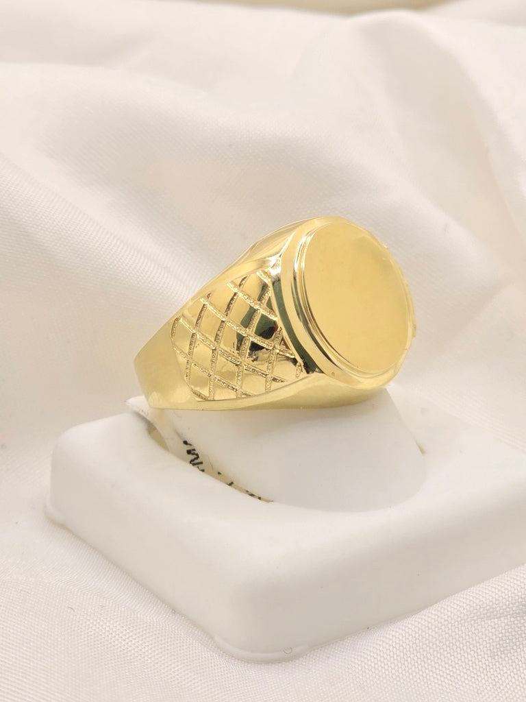 10KT LARGE SOLID ROUND DESIGN ENGRAVABLE MAN'S RING Size 10 Weight 9GR