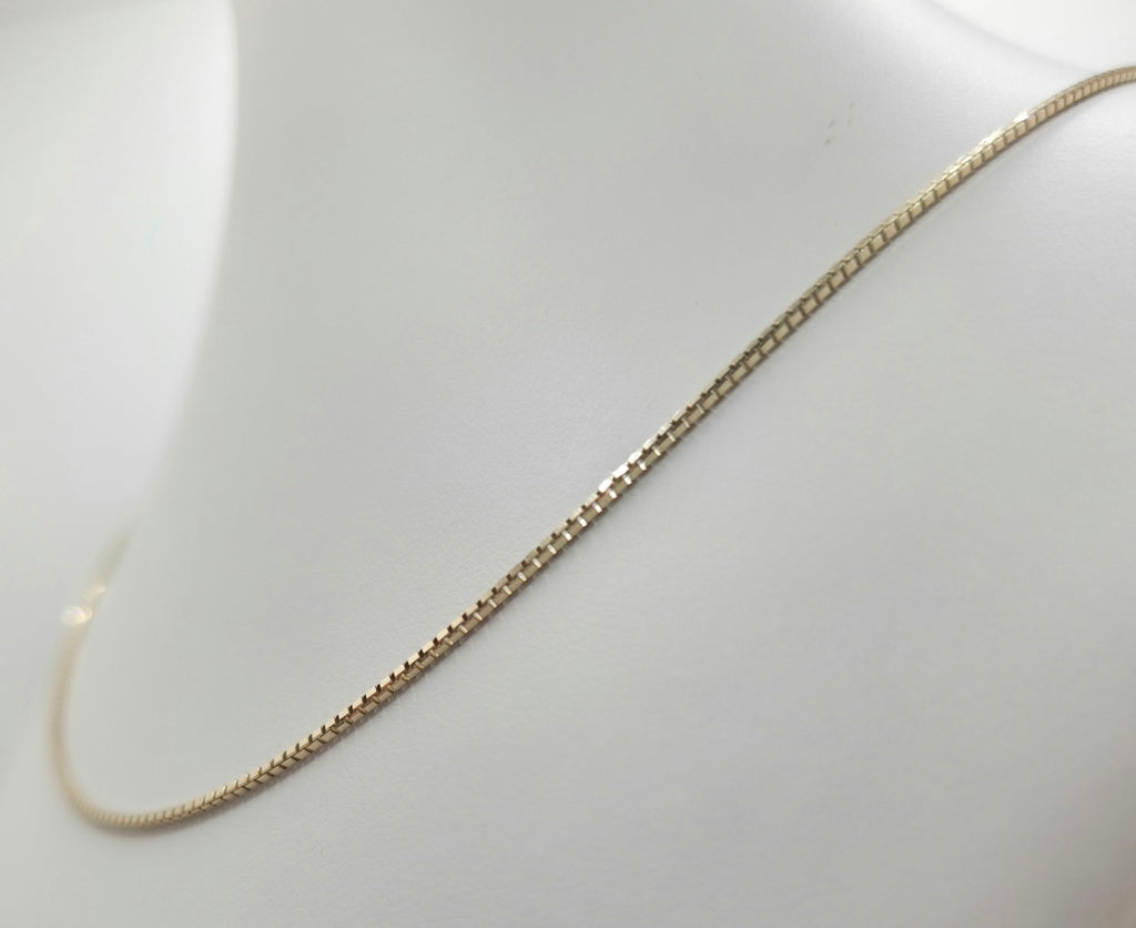 10KT BOX CHAIN Size 20INCH 1MM Weight 1.1GR