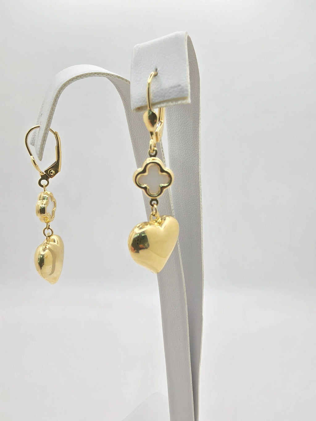 14KT FLOWER EARRINGS Size  Weigth 3.9GR