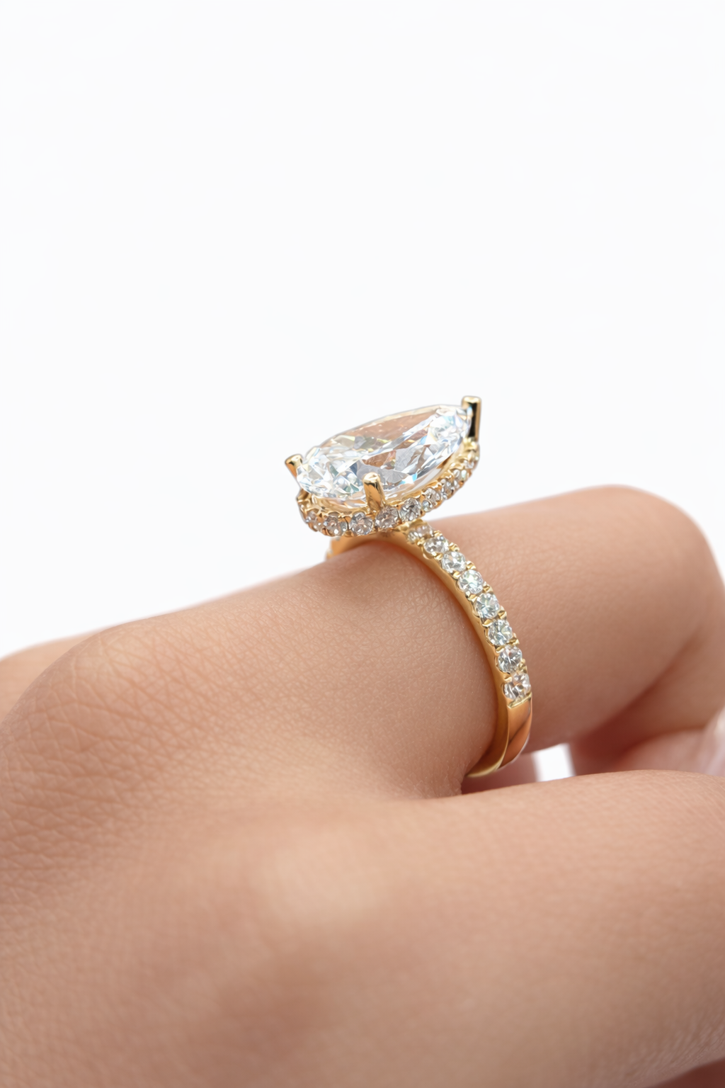 14KT LGD ELEGANT PEAR WOMAN'S RING Size 7/ 5.08CT Weigth 4.5GR